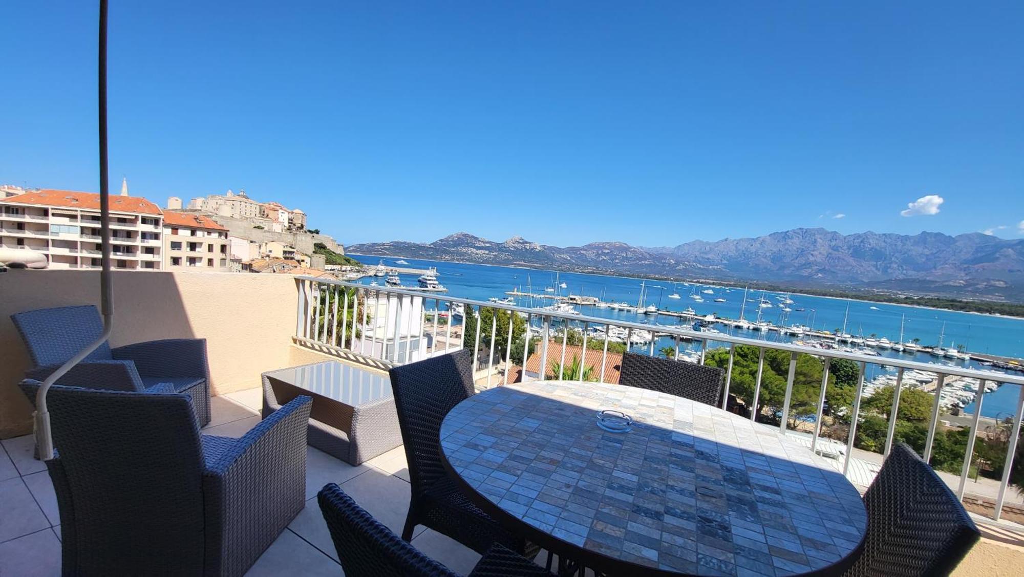קאלבי Appartement Sur La Baie, En Centre Ville מראה חיצוני תמונה