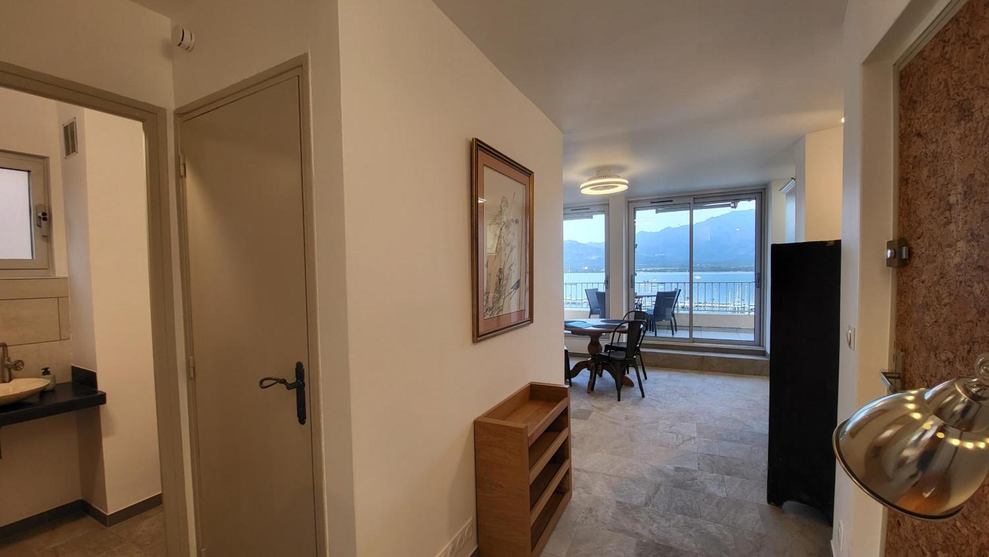 קאלבי Appartement Sur La Baie, En Centre Ville מראה חיצוני תמונה