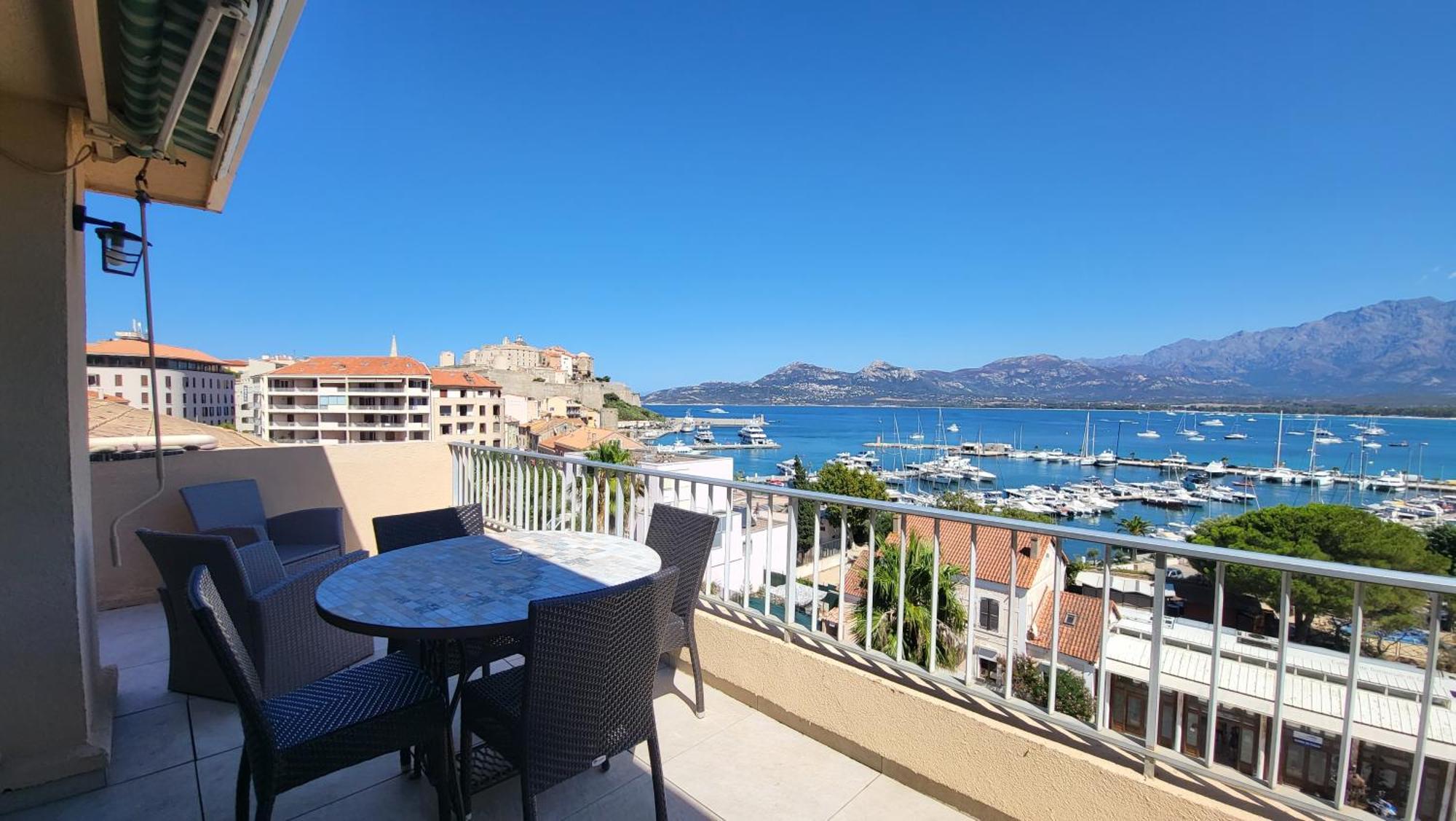 קאלבי Appartement Sur La Baie, En Centre Ville מראה חיצוני תמונה